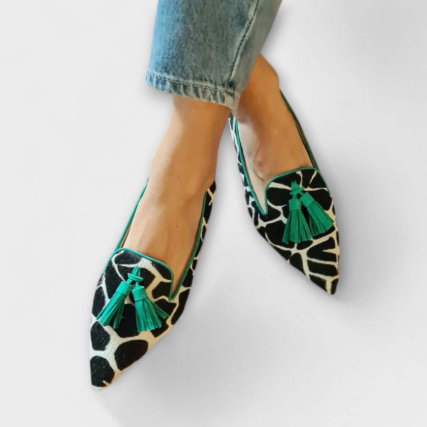 Modelo con zapatos de mujer Julia | Horizoncor México