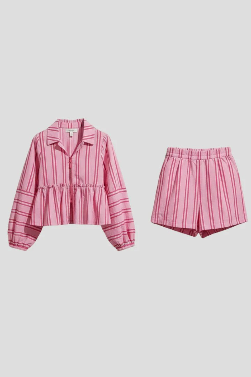 Ivy – Conjunto de Camisa con Volante y Shorts de Rayas