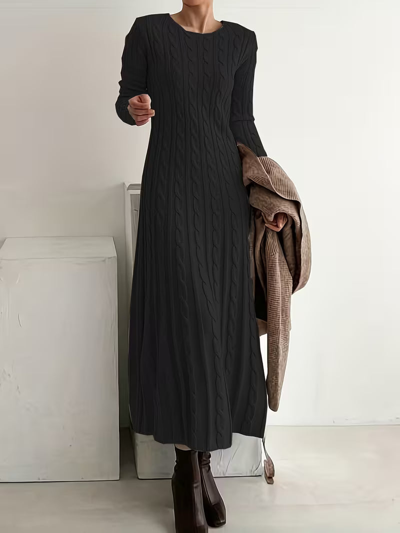 Modelo con vestido de noche Jemima | Horizoncor México