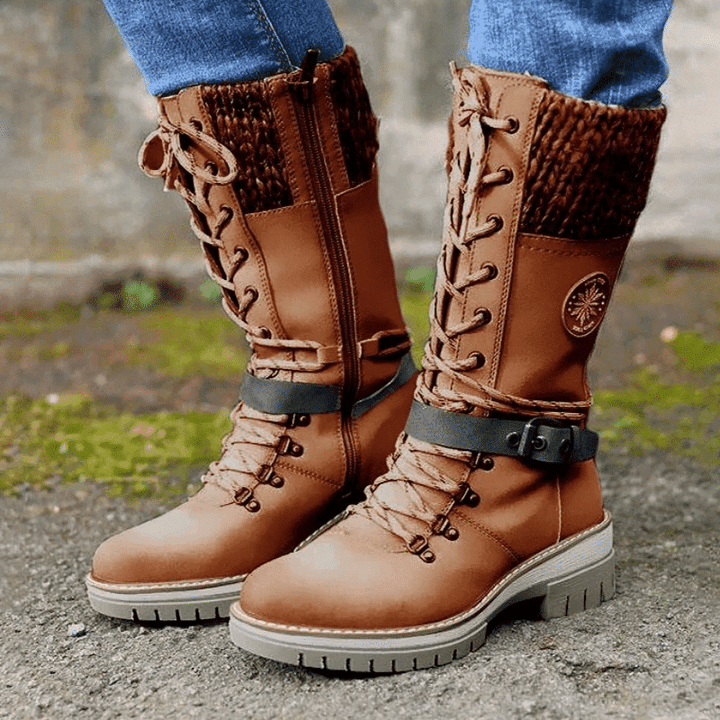 Modelo con botas mujer FrostLuxe | Horizoncor México