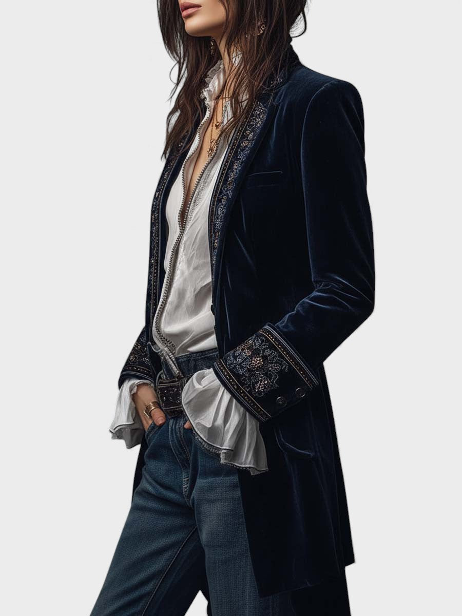 Modelo con blazer mujer Nuria | Horizoncor México