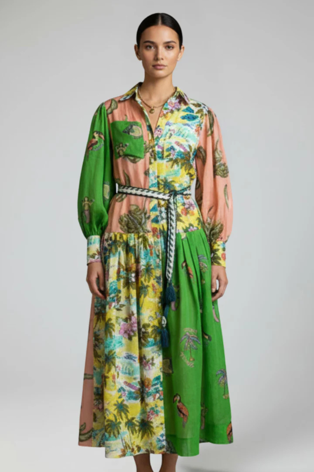 Thea – Vestido Maxi Estampado en Capas con Manga Larga