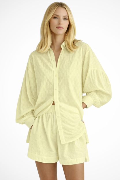 Darla – Conjunto de Camisa Broderie Oversize y Shorts de Verano