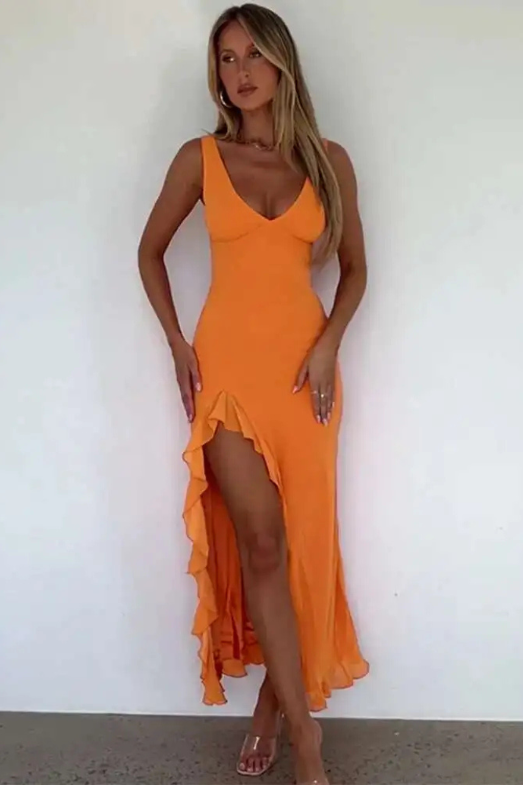 Elise – Vestido Midi con Escote en V y Bajo de Volantes para Boda