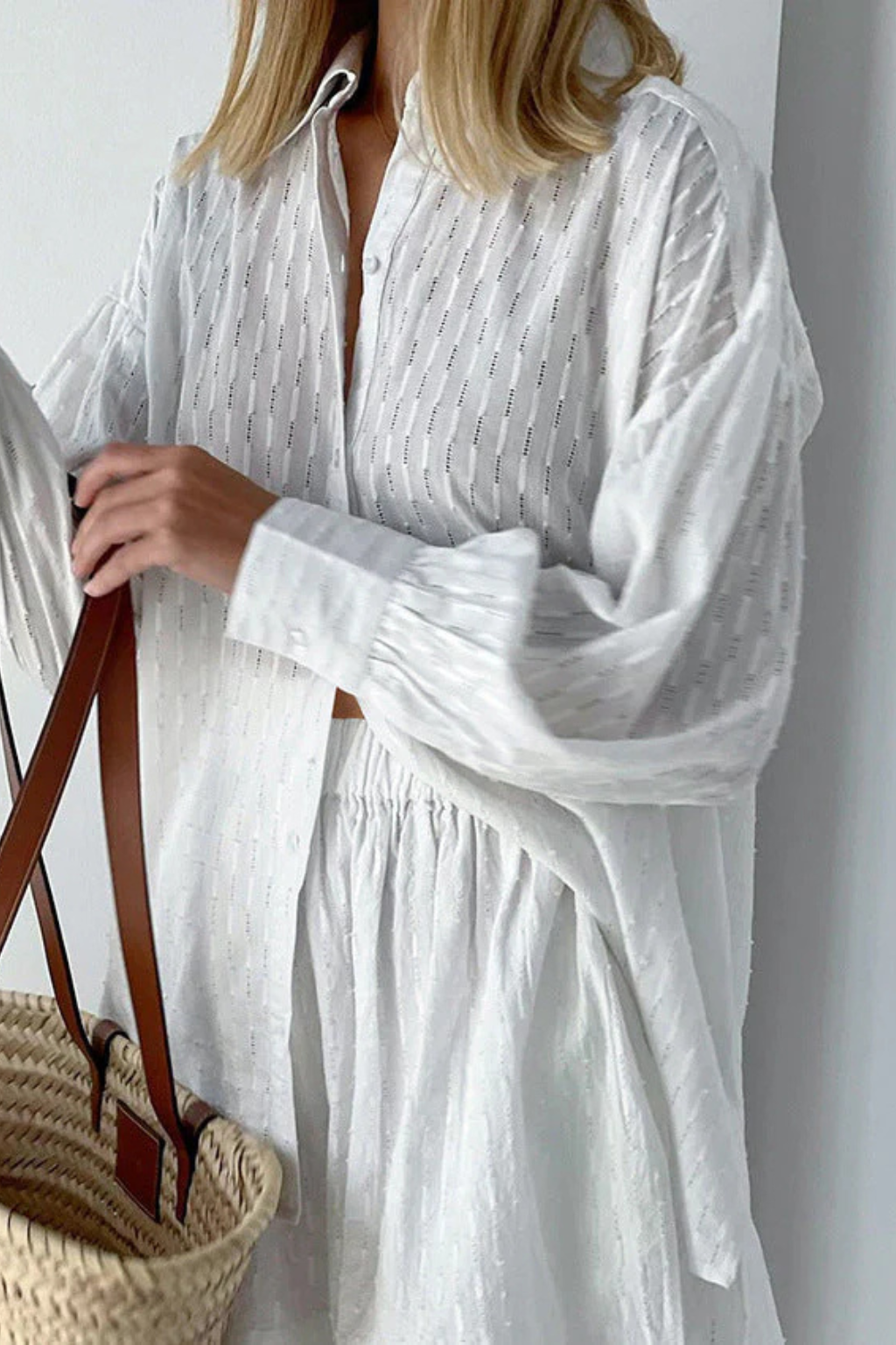 Darla – Conjunto de Camisa Broderie Oversize y Shorts de Verano