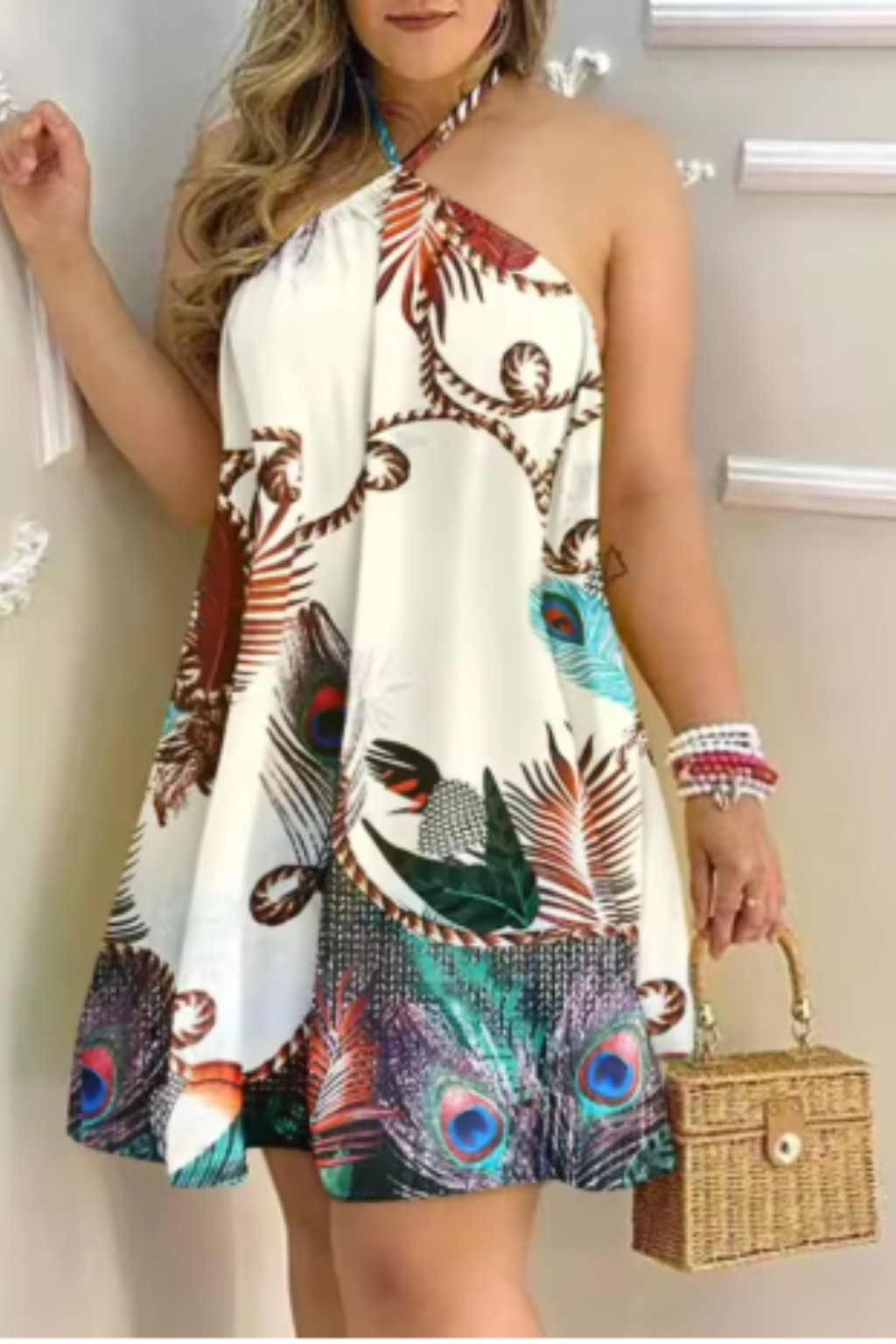 Elara – Vestido Mini Halter con Espalda Descubierta