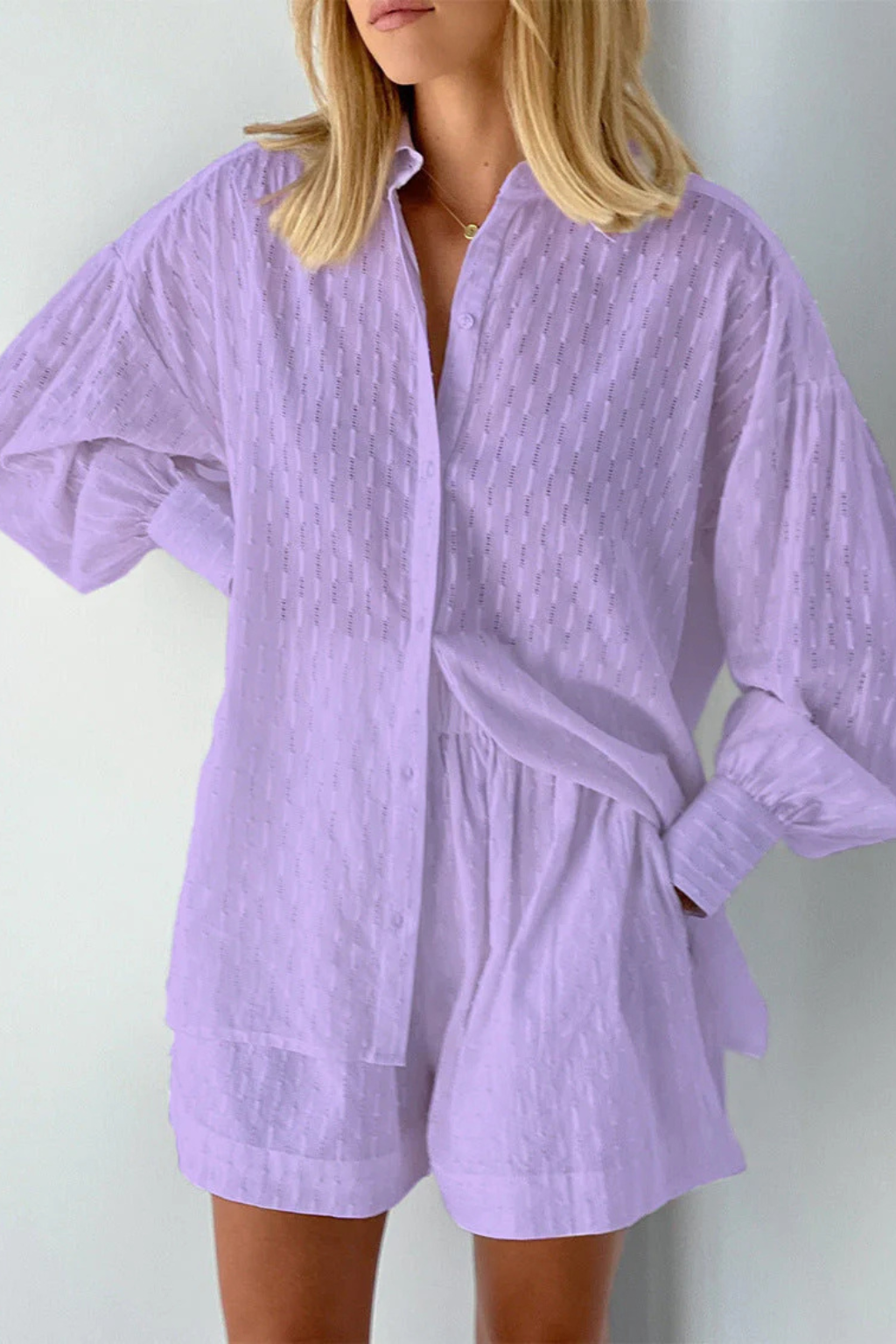 Darla – Conjunto de Camisa Broderie Oversize y Shorts de Verano