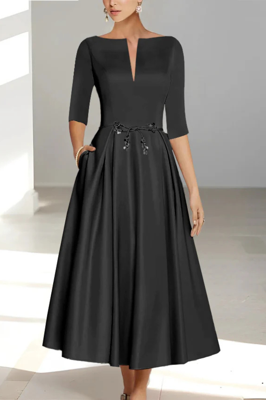 Cordelia – Vestido Midi Plisado Línea A con Cuello Barco para Boda
