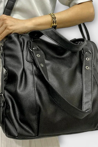 Elowen – Bolso de Hombro con Tachuelas Decorativas