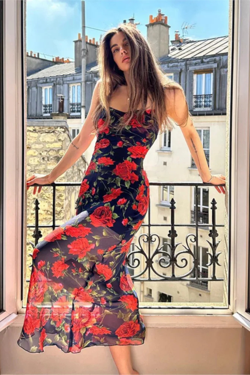 Elara – Vestido Maxi Floral con Tirantes Finos de Verano