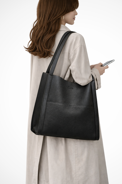 Neva – Bolso Tote Estructurado con Bolsillo Frontal Texturizado