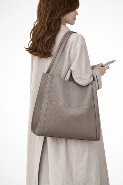 Neva – Bolso Tote Estructurado con Bolsillo Frontal Texturizado
