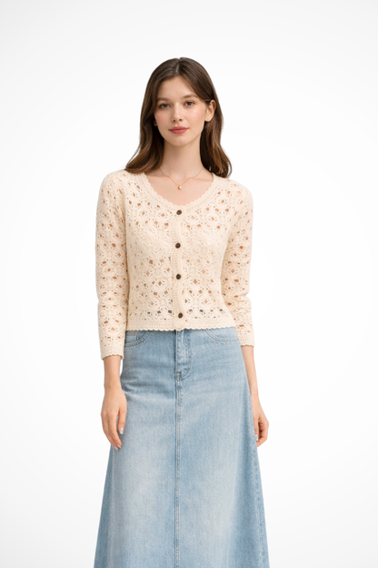 Agatha – Cárdigan Cropped de Crochet con Detalle Floral
