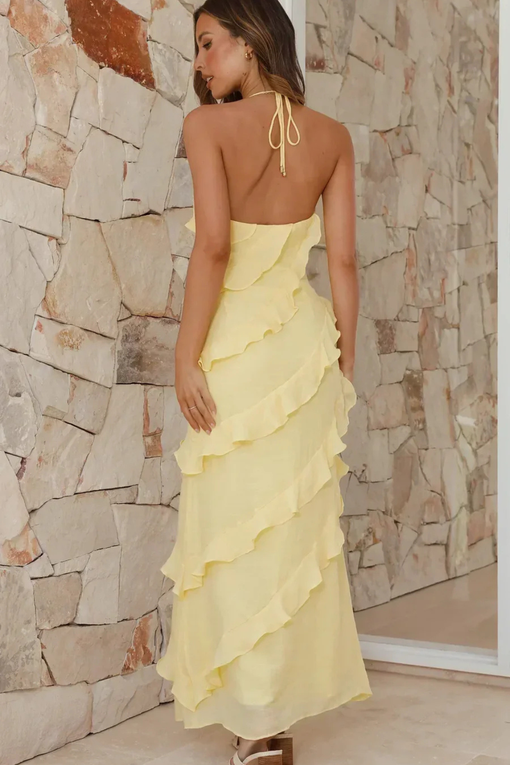 Freya – Vestido Maxi Halter con Volantes de Verano