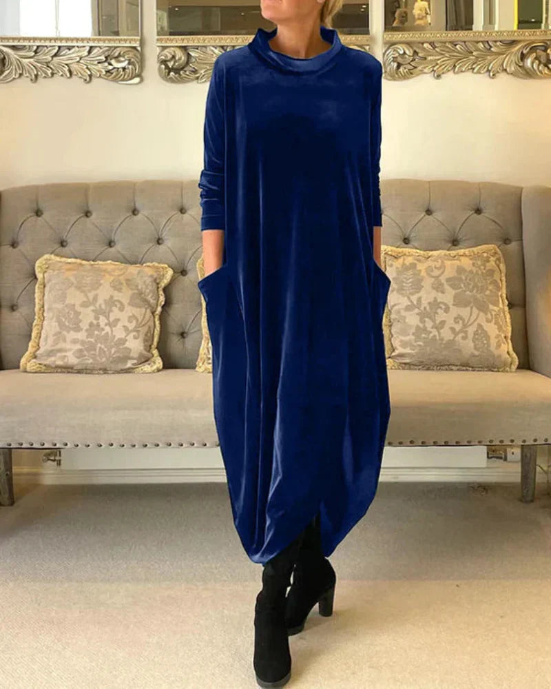Modelo con vestido elegante Arianna | Horizoncor México