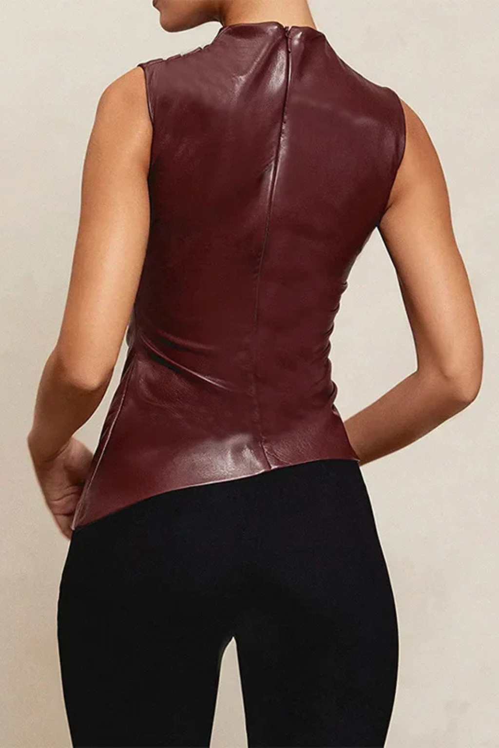 Marlowe – Top sin Mangas de Cuello Alto Elegante