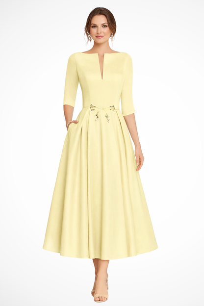 Cordelia – Vestido Midi Plisado Línea A con Cuello Barco para Boda
