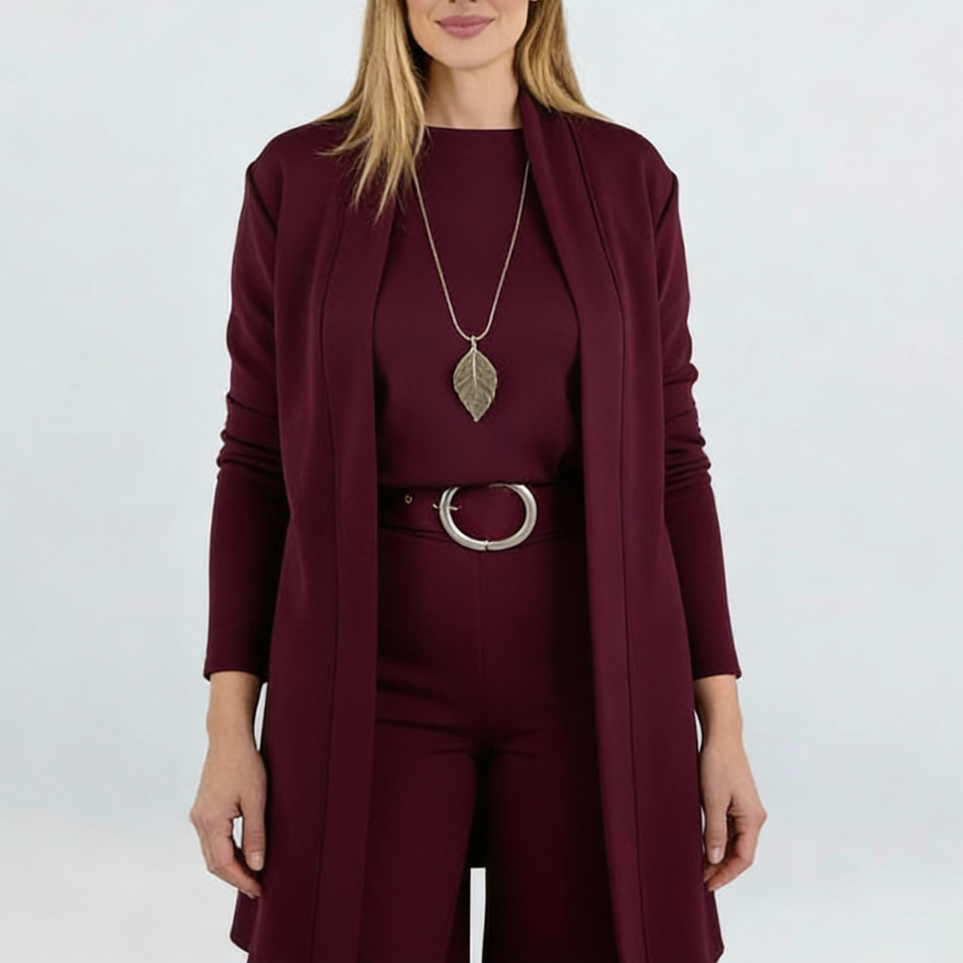 Modelo con conjunto elegante para dama Dionisa | Horizoncor México