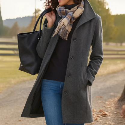 Detalle abrigo mujer Leila – vista frontal | Horizoncor