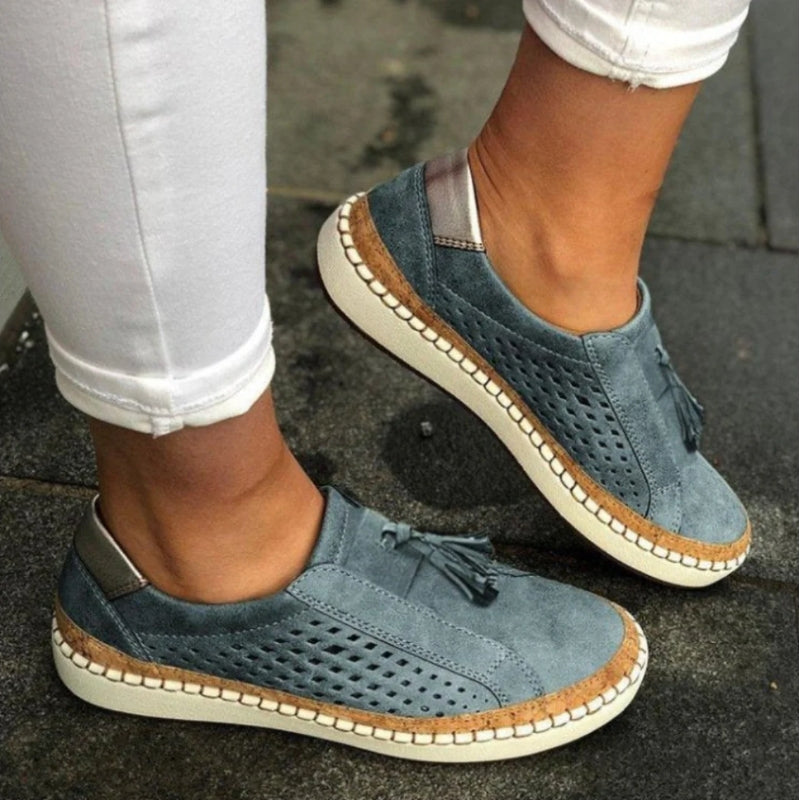 Modelo con zapatos de mujer Valery | Horizoncor México