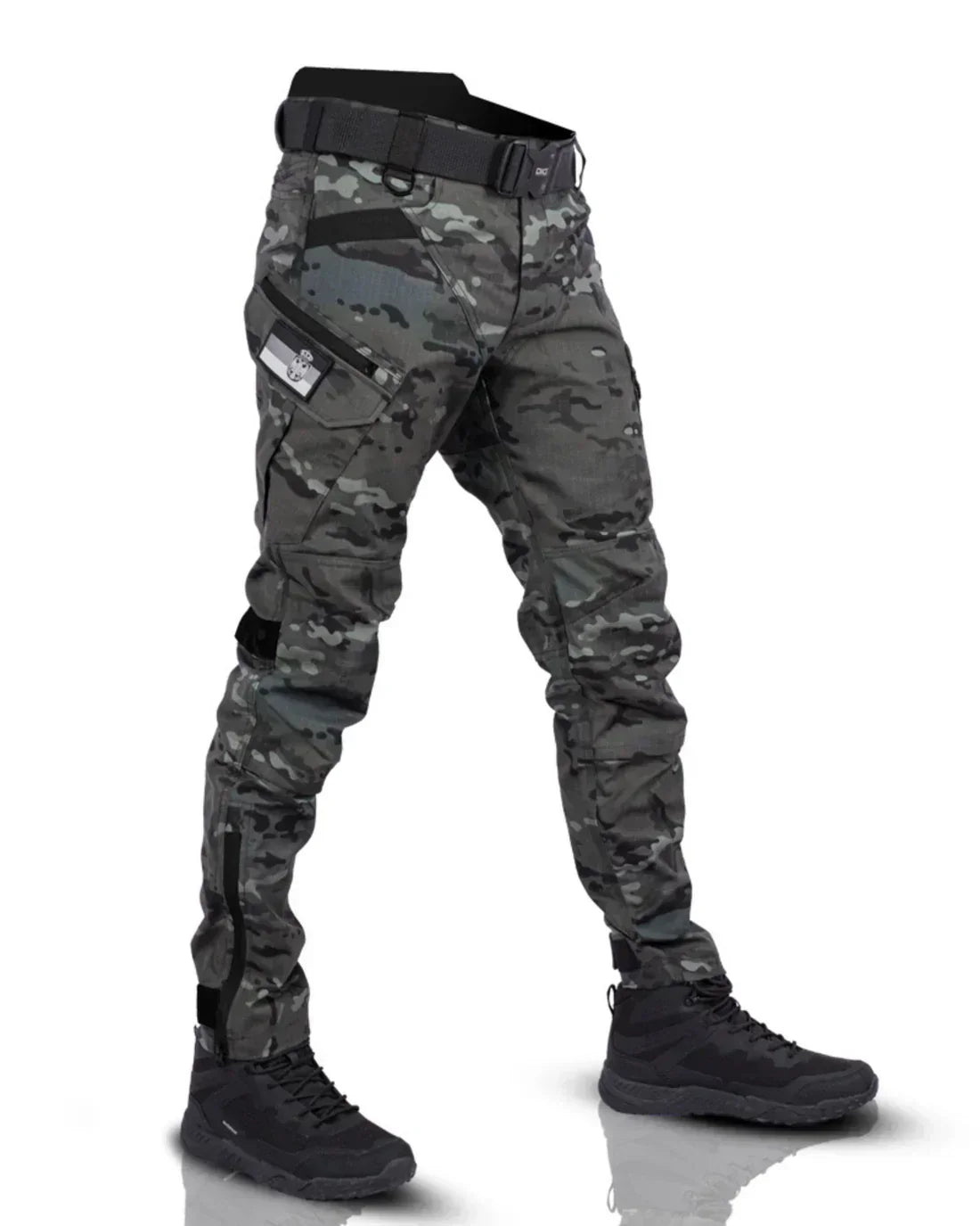 Modelo con pantalones de mujer Colton | Horizoncor México