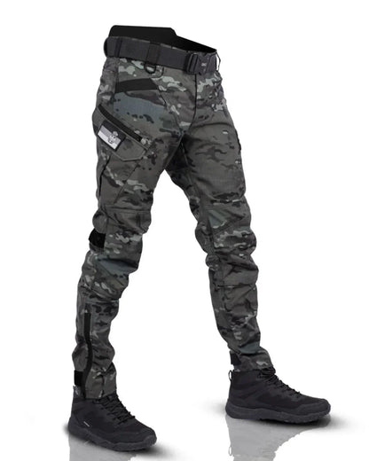 Modelo con pantalones de mujer Colton | Horizoncor México