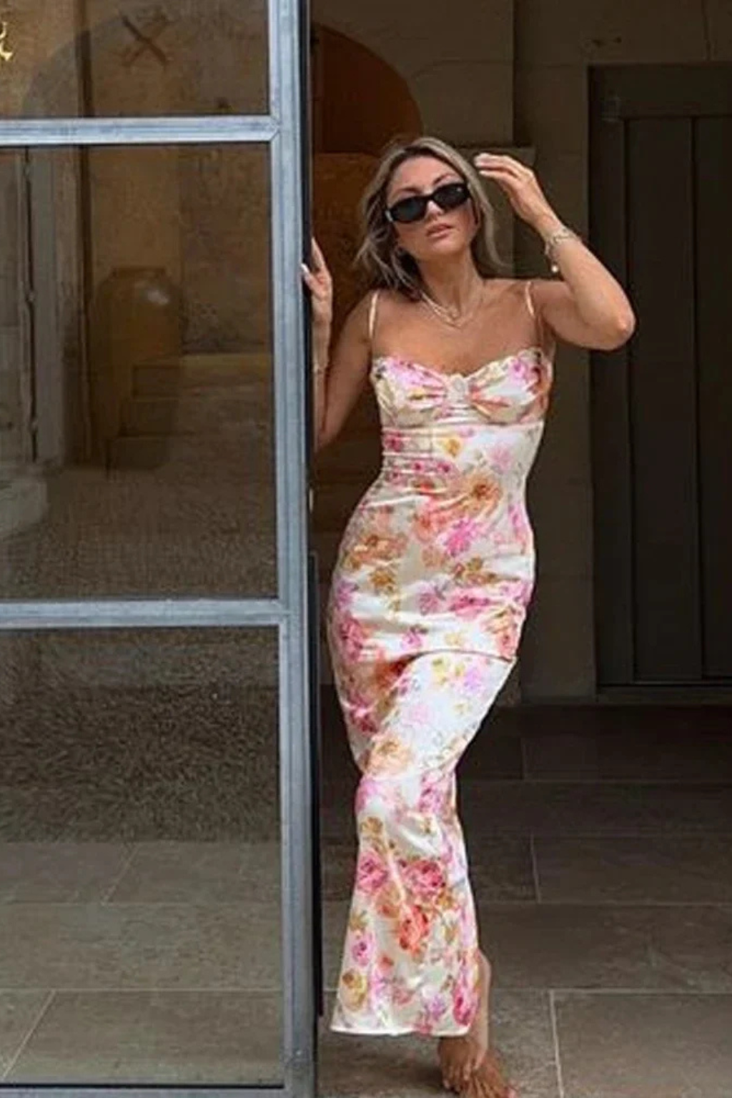 Arabella – Vestido Maxi Floral Fruncido para Boda de Verano