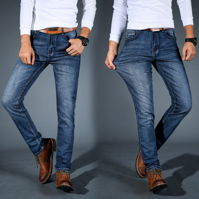 Modelo con pantalones de mujer Claudio | Horizoncor México
