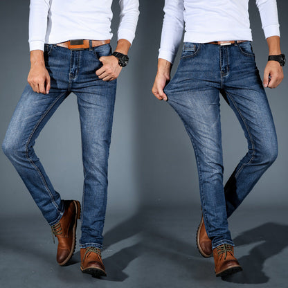 Modelo con pantalones de mujer Claudio | Horizoncor México