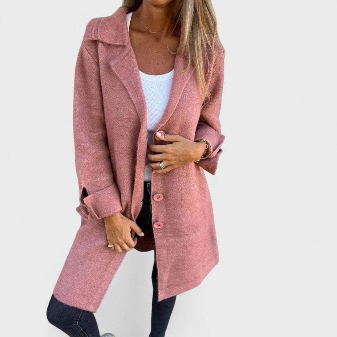 Detalle abrigo mujer Maila – vista frontal | Horizoncor