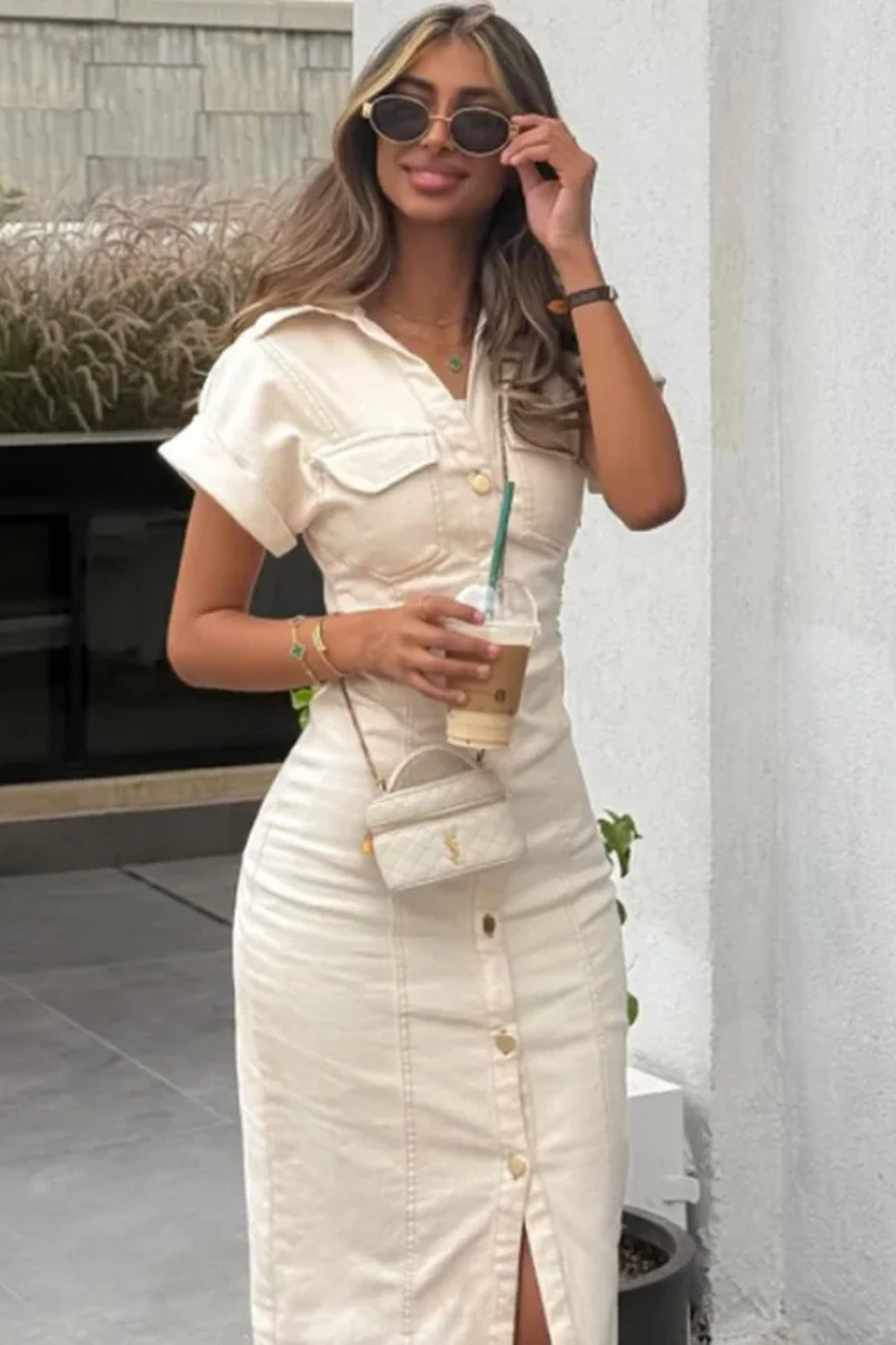 Orla – Vestido Camisero Midi de Denim Ajustado con Botones