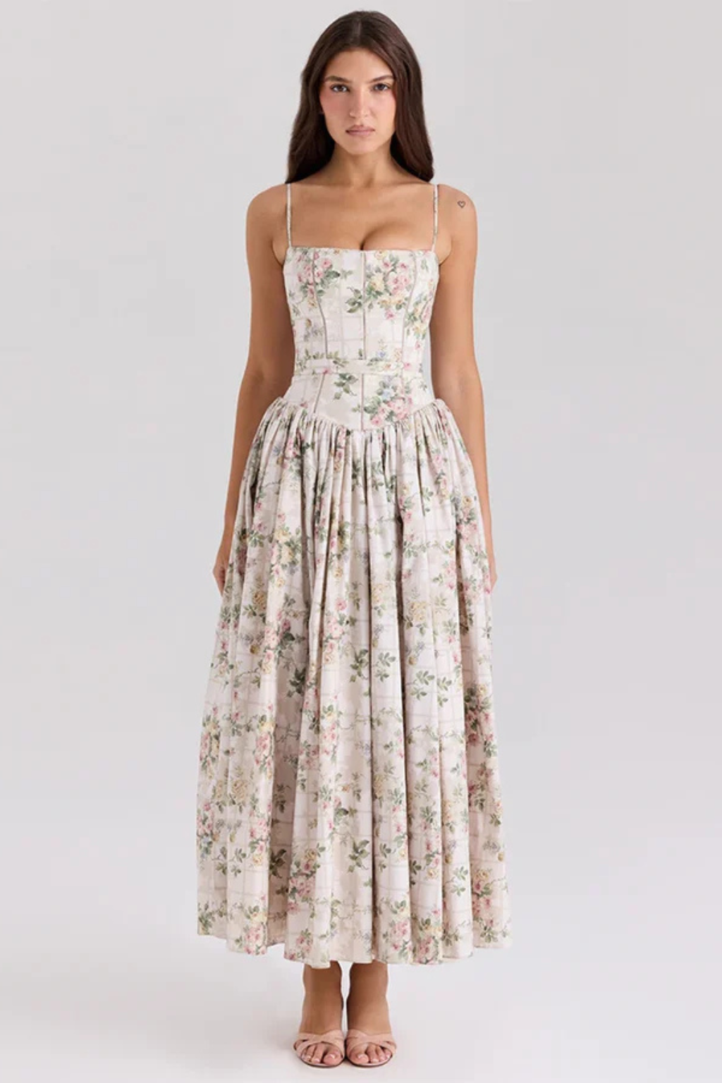 Sophia – Vestido Midi Floral en Capas para Boda de Verano
