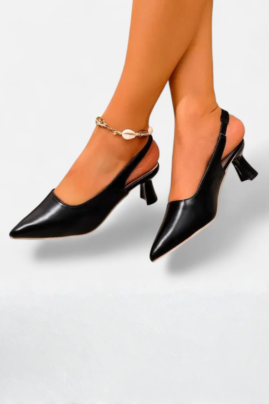 Octavia – Kitten Heels Slingback con Punta Apuntada y Acabado Mate