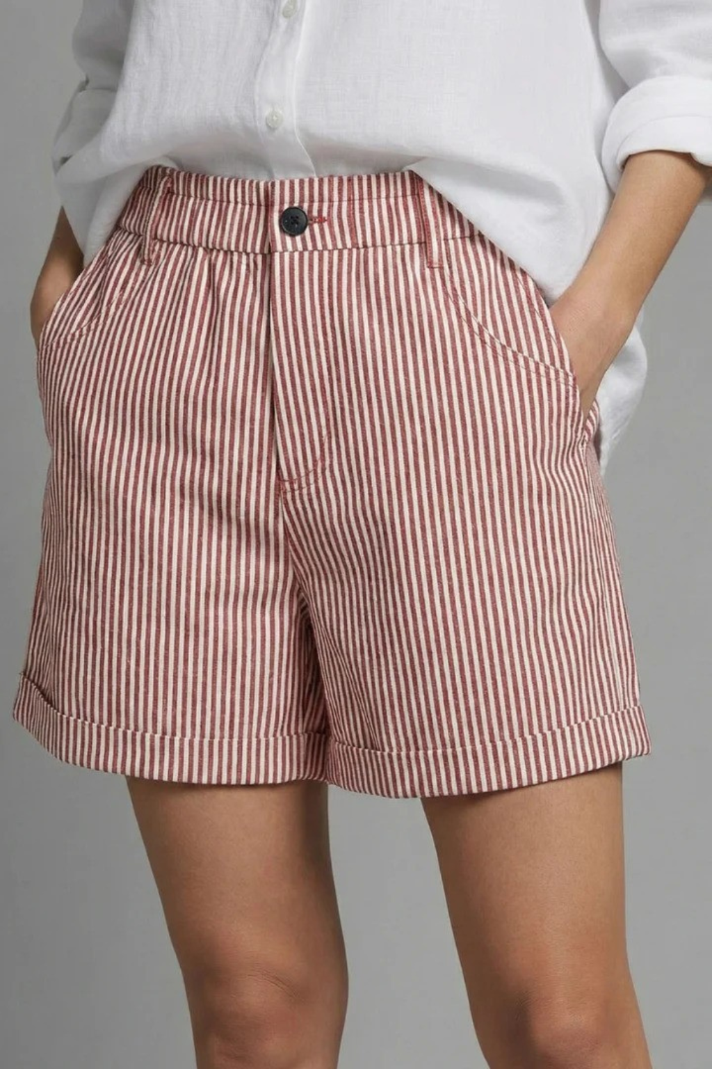 Ada – Shorts Sastre de Tiro Alto con Rayas y Botones