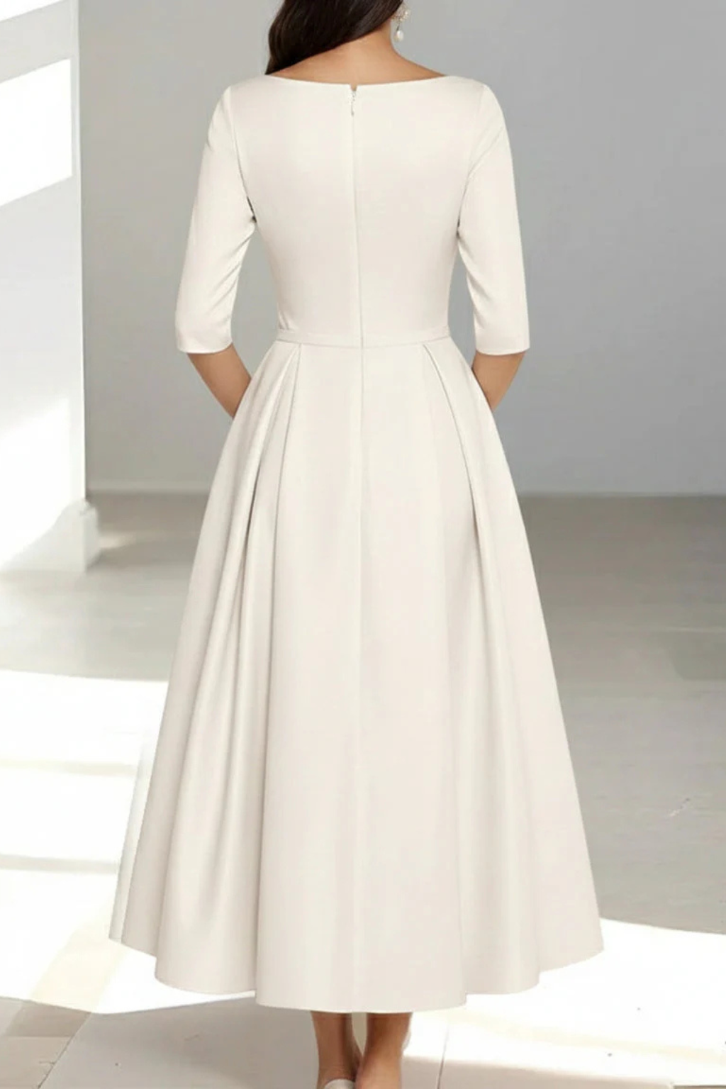 Cordelia – Vestido Midi Plisado Línea A con Cuello Barco para Boda