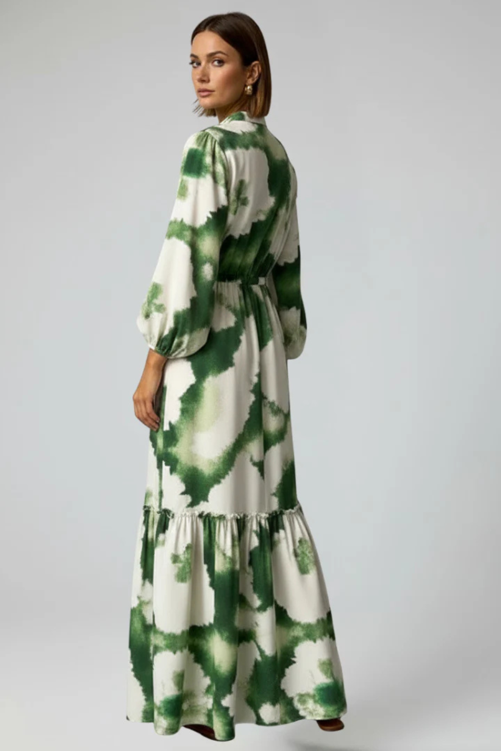 Thea – Vestido Maxi Estampado en Capas con Manga Larga