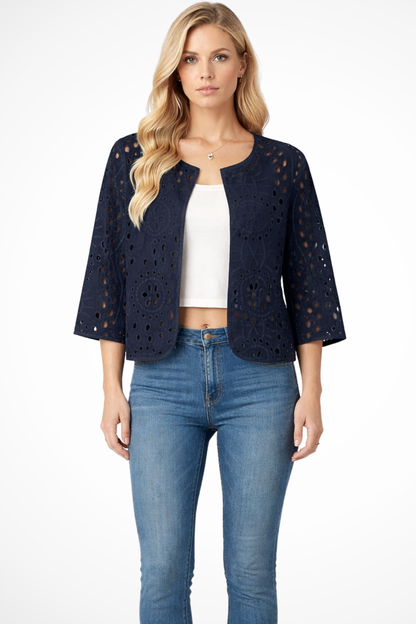 Imogen – Cárdigan Cropped de Crochet con Detalle Bordado