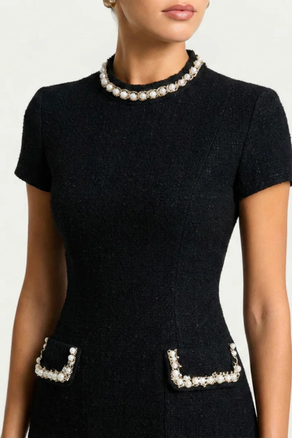 Bronwen – Vestido Mini con Perlas Decorativas y Bolsillos