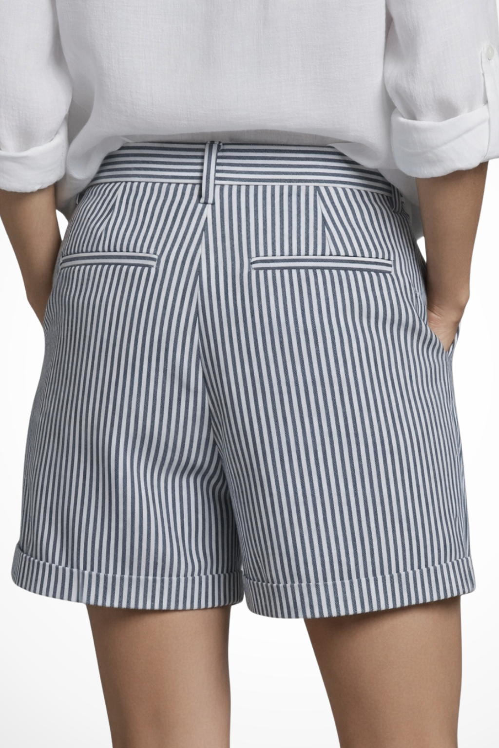 Ada – Shorts Sastre de Tiro Alto con Rayas y Botones