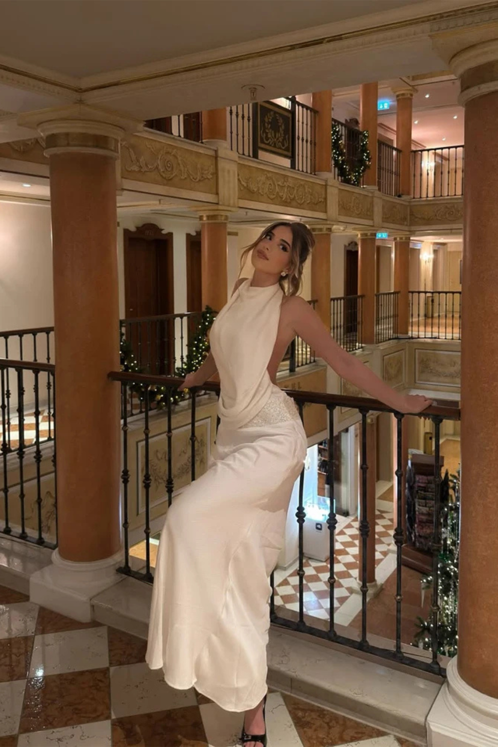 Ottilie – Vestido Maxi Halter de Satén Drapeado para Boda
