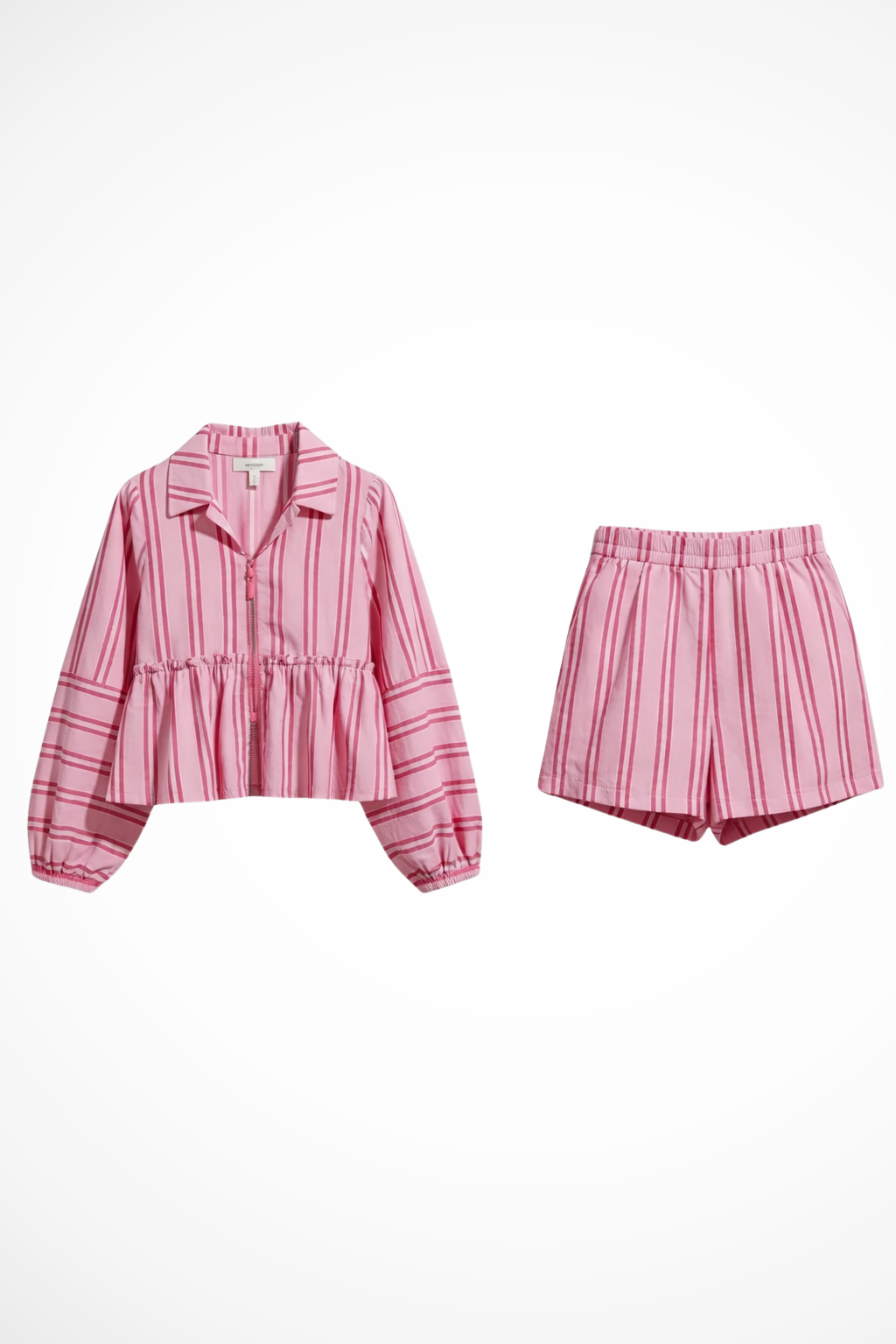 Ivy – Conjunto de Camisa con Volante y Shorts de Rayas