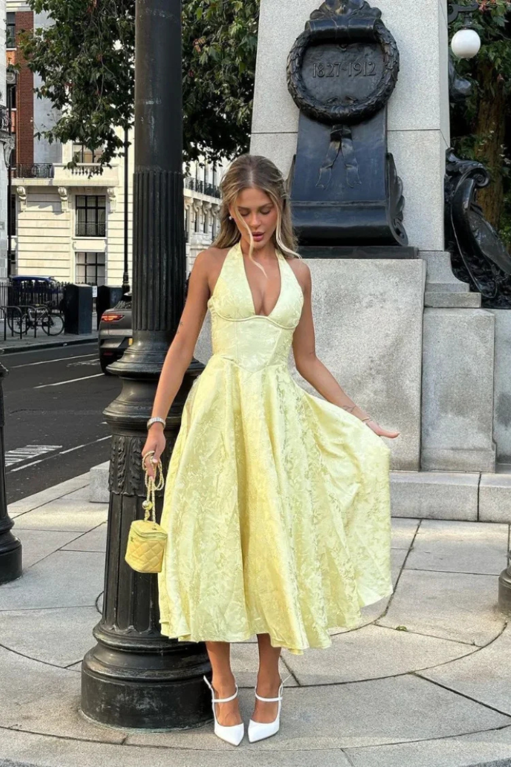 Rosalind – Vestido Midi Halter Corsé con Espalda Abierta para Boda