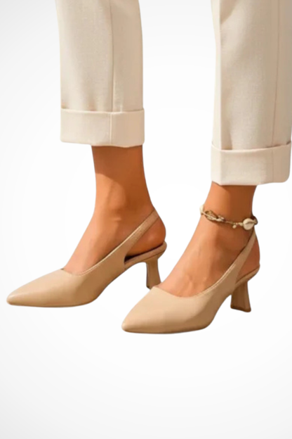 Octavia – Kitten Heels Slingback con Punta Apuntada y Acabado Mate
