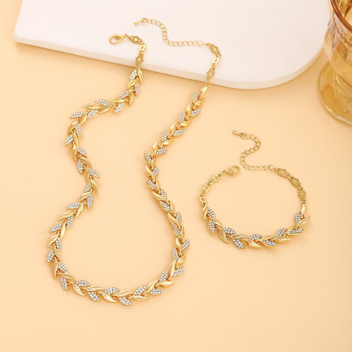 Vestiri | Conjunto de Collar y Pulsera de Cola de Pescado Hecho a Mano