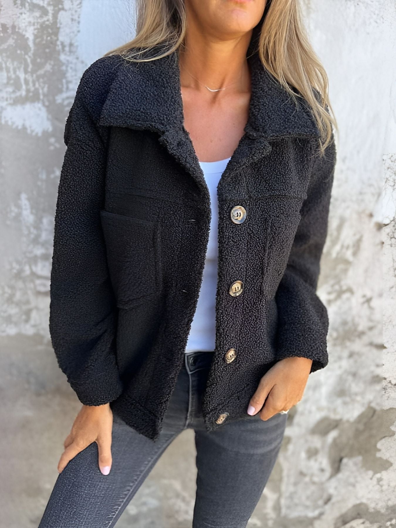 Modelo con abrigo mujer Léa | Horizoncor México