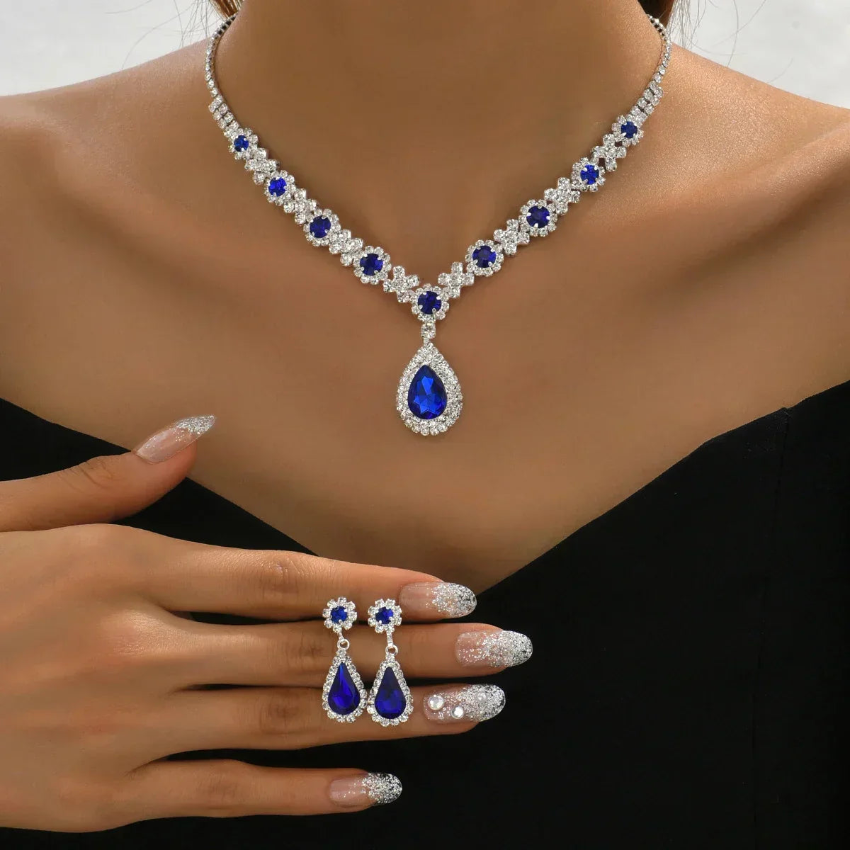 Detalle conjunto elegante para dama Véra – vista frontal | Horizoncor
