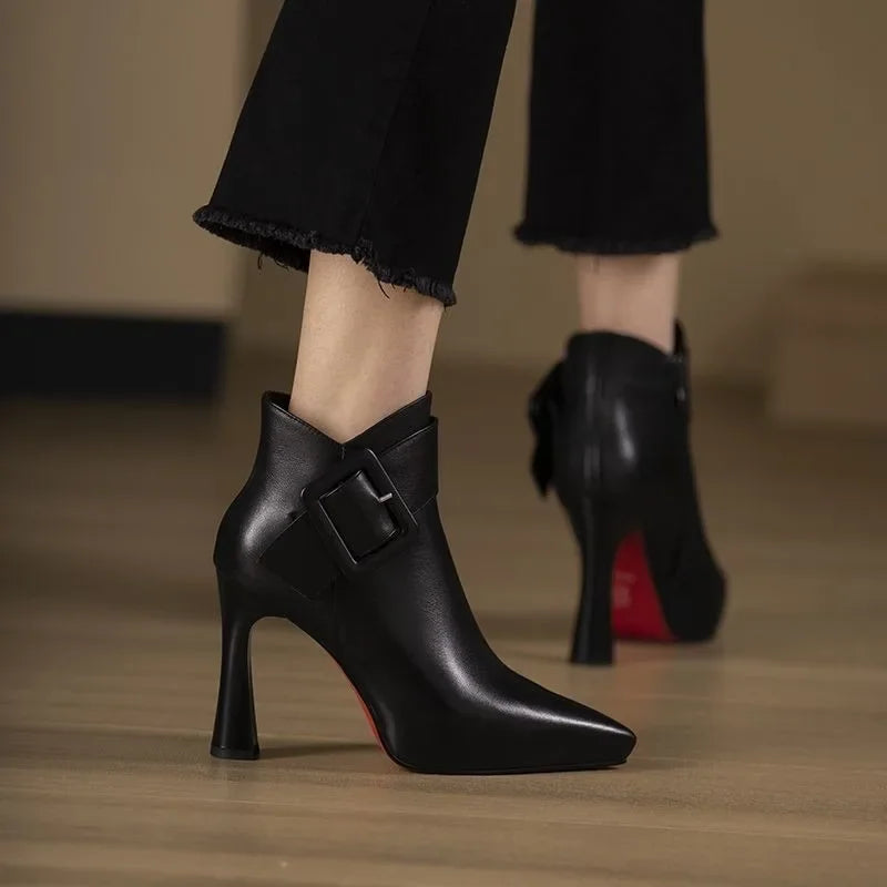 Modelo con tacones mujer Aveline | Horizoncor México