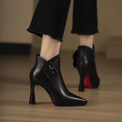 Modelo con tacones mujer Aveline | Horizoncor México