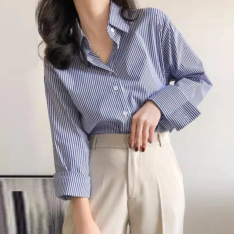 Alvara – Blusa de Rayas con Botones y Manga Larga
