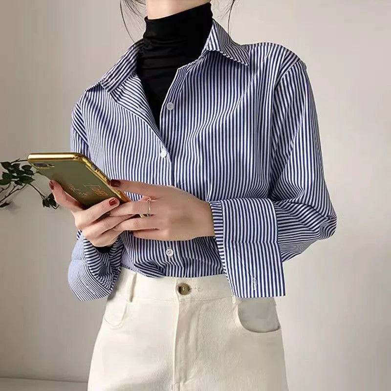Alvara – Blusa de Rayas con Botones y Manga Larga